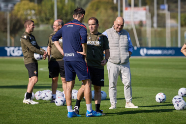 Fotos del primer entrenamiento de Jagoba Arrasate este miércoles en Tajonar
