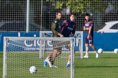 Fotos del primer entrenamiento de Jagoba Arrasate este miércoles en Tajonar