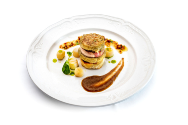 Hamburguesa alcachofa, panceta, vieira y vinagreta de avellana