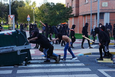 Fotos de los incidentes en Yamaguchi por la presencia de Vito Quiles en Pamplona