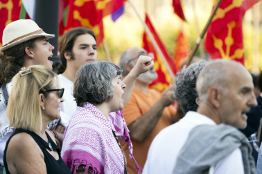 Cientos de personas se manifestaron en el Casco Viejo de Pamplona contra la visita de Quiles a la capital navarra