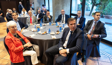 Desde izda.: Ana Carmen Lizaldre, Íñigo Clemos Blanco, Álvaro Bañón Irujo, José Ignacio Ostáriz Domínguez, José Luis Serrano Ladrón, Jorge Sicilia Espuny, Javier Garcés Navarro, y David Márquez Obeso