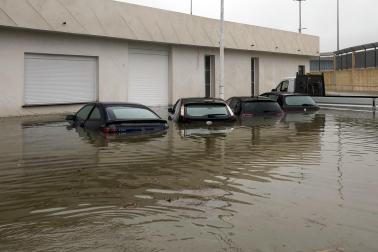 Inundaciones en una zona próxima a la playa de Venecia, en el Grao de Gandía