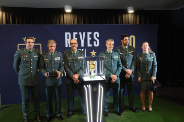 Inauguración de la exposición 'Reyes del mundo' con la Copa del Mundo en el Baluarte