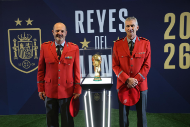 Inauguración de la exposición 'Reyes del mundo' con la Copa del Mundo en el Baluarte