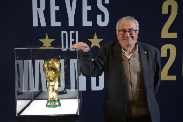 Inauguración de la exposición 'Reyes del mundo' con la Copa del Mundo en el Baluarte