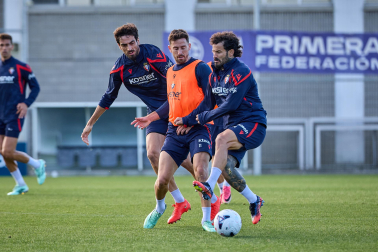 Fotos del entrenamiento de Osasuna en Tajonar, este viernes 23 de octubre