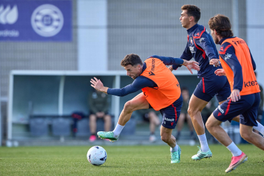 Fotos del entrenamiento de Osasuna en Tajonar, este viernes 23 de octubre
