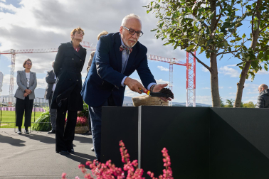 Fotos del acto de colocación de la primera piedra del BIOMA