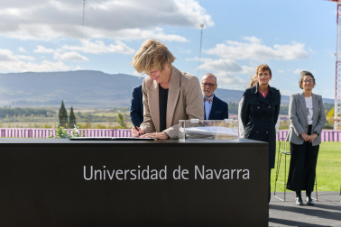 Fotos del acto de colocación de la primera piedra del BIOMA