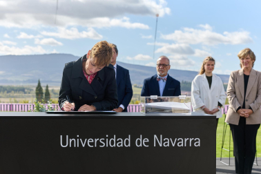 Fotos del acto de colocación de la primera piedra del BIOMA