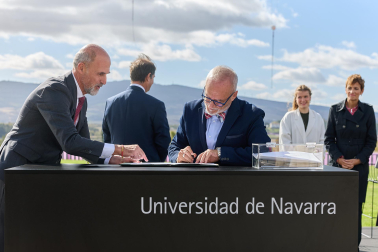 Fotos del acto de colocación de la primera piedra del BIOMA