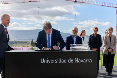 Fotos del acto de colocación de la primera piedra del BIOMA