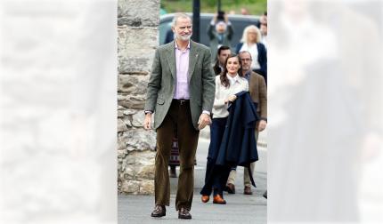 La princesa Leonor y la infanta Sofía junto al rey Felipe VI y el presidente de Asturias, Adrián Barbón, visitan la localidad asturiana de Llanes donde este sábado, entregan el Premio al Pueblo Ejemplar de Asturias 2026 a la Cofradía de Pescadores Santa Ana, distinguida por su trabajo en favor de la sostenibilidad, la innovación, la solidaridad, el estudio y la difusión de la cultura pesquera, y la eficiencia en su modelo de gestión.