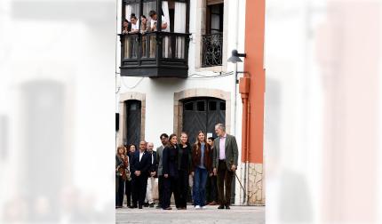 La princesa Leonor y la infanta Sofía junto al rey Felipe VI y el presidente de Asturias, Adrián Barbón, visitan la localidad asturiana de Llanes donde este sábado, entregan el Premio al Pueblo Ejemplar de Asturias 2026 a la Cofradía de Pescadores Santa Ana, distinguida por su trabajo en favor de la sostenibilidad, la innovación, la solidaridad, el estudio y la difusión de la cultura pesquera, y la eficiencia en su modelo de gestión.