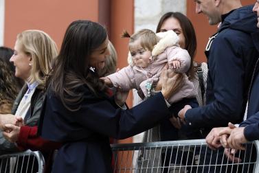 La princesa Leonor y la infanta Sofía junto al rey Felipe VI y el presidente de Asturias, Adrián Barbón, visitan la localidad asturiana de Llanes donde este sábado, entregan el Premio al Pueblo Ejemplar de Asturias 2026 a la Cofradía de Pescadores Santa Ana, distinguida por su trabajo en favor de la sostenibilidad, la innovación, la solidaridad, el estudio y la difusión de la cultura pesquera, y la eficiencia en su modelo de gestión.