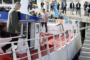 La princesa Leonor y la infanta Sofía junto al rey Felipe VI y el presidente de Asturias, Adrián Barbón, visitan la localidad asturiana de Llanes donde este sábado, entregan el Premio al Pueblo Ejemplar de Asturias 2026 a la Cofradía de Pescadores Santa Ana, distinguida por su trabajo en favor de la sostenibilidad, la innovación, la solidaridad, el estudio y la difusión de la cultura pesquera, y la eficiencia en su modelo de gestión.