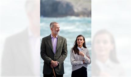 La princesa Leonor y la infanta Sofía junto al rey Felipe VI y el presidente de Asturias, Adrián Barbón, visitan la localidad asturiana de Llanes donde este sábado, entregan el Premio al Pueblo Ejemplar de Asturias 2026 a la Cofradía de Pescadores Santa Ana, distinguida por su trabajo en favor de la sostenibilidad, la innovación, la solidaridad, el estudio y la difusión de la cultura pesquera, y la eficiencia en su modelo de gestión.