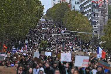 Mása de 400.000 manifestantes han salidao a protestar este sábado 24 de octubre en Francia