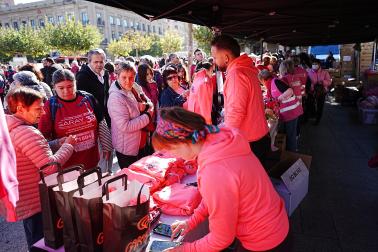 Fotos de la Carrera Solidaria contra el Cäncer de Mána organizada por Saray este domingo, 25 de octubre, en Pamplona