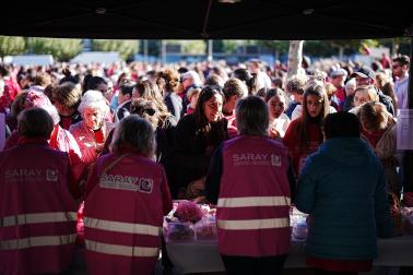 Fotos de la Carrera Solidaria contra el Cäncer de Mána organizada por Saray este domingo, 25 de octubre, en Pamplona
