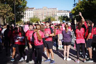Fotos de la Carrera Solidaria contra el Cäncer de Mána organizada por Saray este domingo, 25 de octubre, en Pamplona