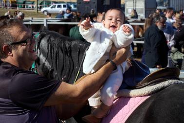 Público asistente a la feria de octubre de Tafalla celebrada este domingo, día 25
