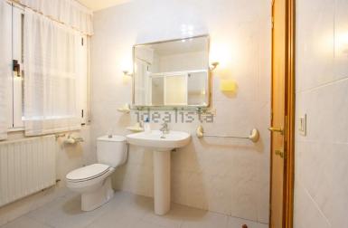Baño principal de la vivienda