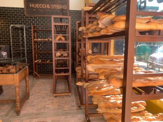 Hueco & Sobao ofrece hasta 25 variedades de pan y repostería