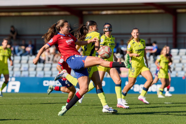 Foto del partido entre Osasuna Femenino y Villarreal