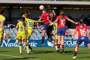Foto del partido entre Osasuna Femenino y Villarreal