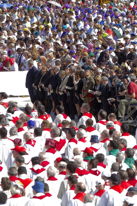 522 religiosos, 29 de ellos navarros y casi todos asesinados durante la Guerra Civil española, han sido beatificados en Tarragona ante unas 25.000 personas.