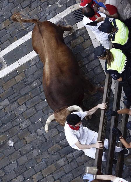 Varios 'cebadas' sueltos siembran el pánico y dejan cinco corneados