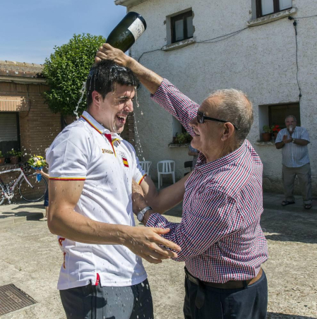 Recibimiento al olímpico Juan Peralta en Figarol