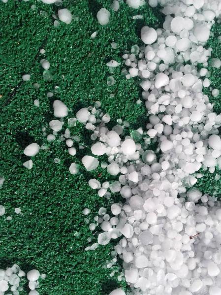 Imágenes enviadas por nuestros lectores de las granizadas del miércoles 10 de mayo.