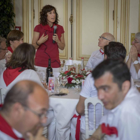 La ciudad francesa homenajeó a la capital navarra en la última jornada de sus fiestas grandes.