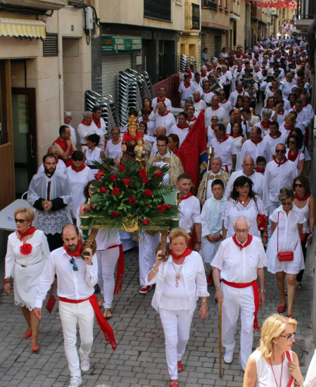 Imágenes de la procesión de la Virgen de la Asunción y la Banda de Música.