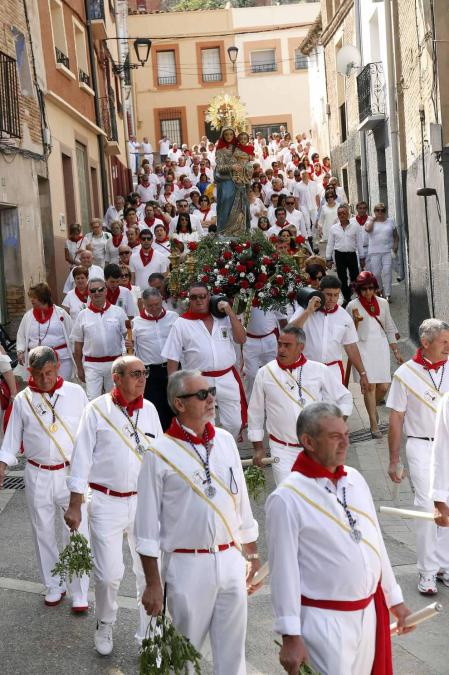 Imágenes de la procesión de la Virgen del Rosario de las fiestas de Ablitas