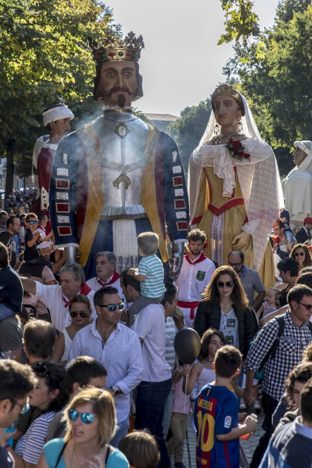Los Gigantes y cabezudos bailaron en Pamplona con motivo de las fiestas de 2017.