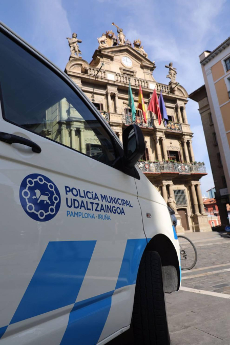 La Policía Municipal estrena imagen con un diseño que "incide en la cercanía"