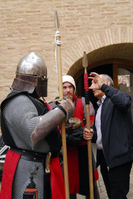 Este pasado domingo, 15 de octubre, se celebró en Marcilla la sexta edición de su Fiesta Medieval y su feria de ganado bovino exótico. Según el Ayuntamiento de la localidad, esta recibió más visitantes que nunca