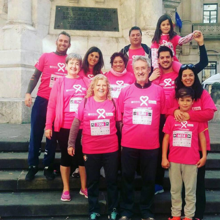 Pamplona se tiñe de rosa en la carrera contra el cáncer de mama