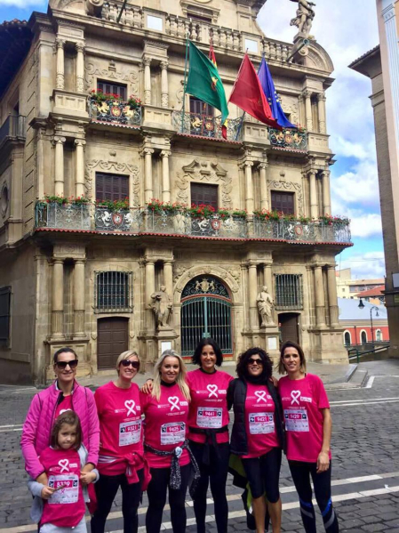Pamplona se tiñe de rosa en la carrera contra el cáncer de mama