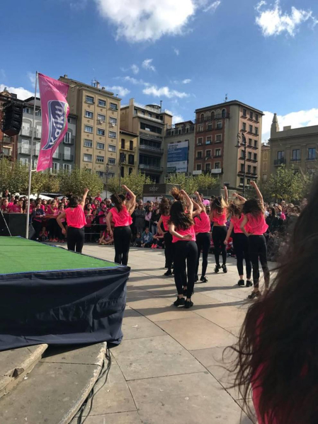 Pamplona se tiñe de rosa en la carrera contra el cáncer de mama