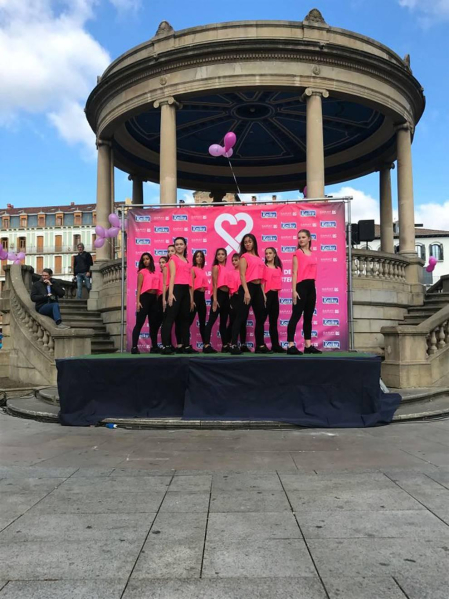 Pamplona se tiñe de rosa en la carrera contra el cáncer de mama