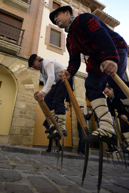 Artajona celebró este domingo el XXV aniversario de su primera carrera de layas. Por ello, este año se realizó, además, un homenaje a aquellos que participaron en estos 25 años