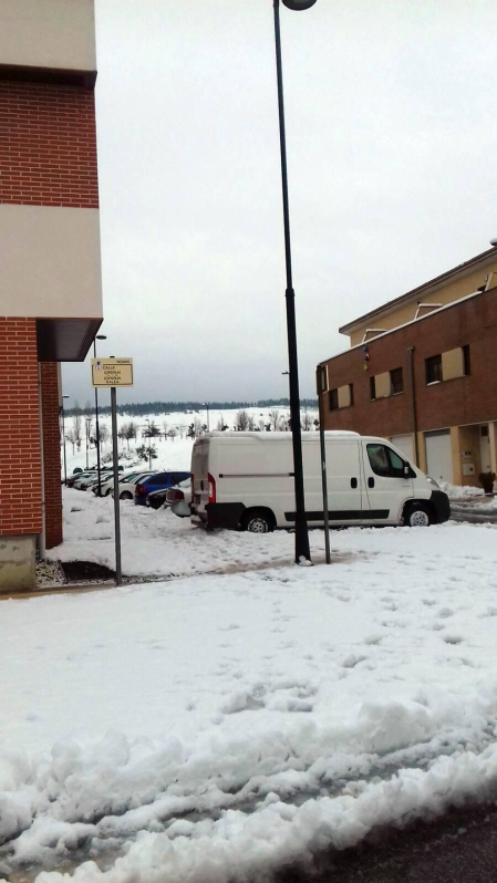 Imágenes enviadas por los lectores de Diario de Navarra de las luvias y las nieves del 6 de enero de 2018.