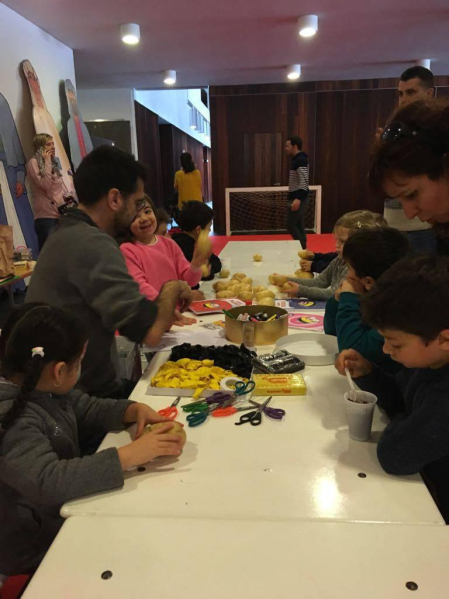 Este fin de semana se celebra en Baluarte la segunda edición de la feria de la familia Expofamily con multitud de talleres y actividades para niños y mayores.