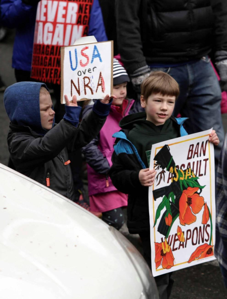 Reclaman medidas férreas contra las armas tras el tiroteo de Parkland