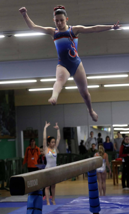 Este fin de semana se celebró la 25ª edición del trofeo de gimnasia artística en Amaya con un centenar de deportistas participantes y con un homenaje a todas las gimnastas que han pasado durante estos años por el club
